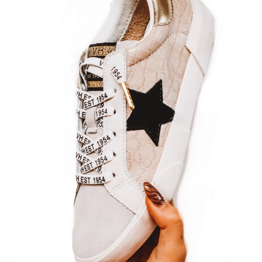 Vintage Havana sneakers size 9